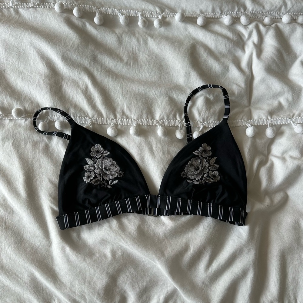 gilly hicks bikini top
